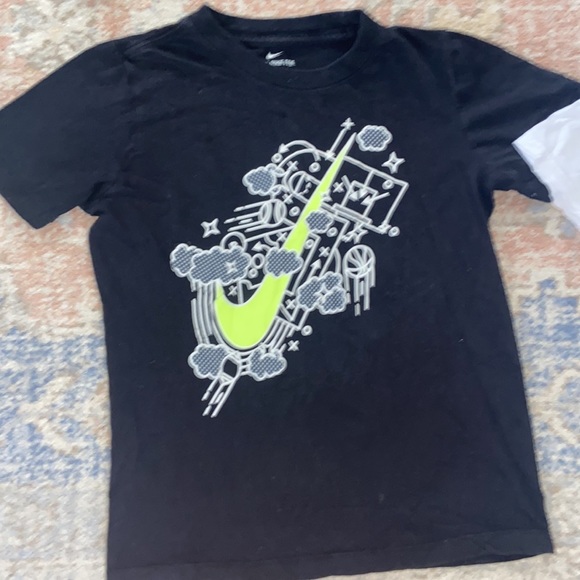 Medium/large boys bundle Nike / under armour - Picture 5 of 10